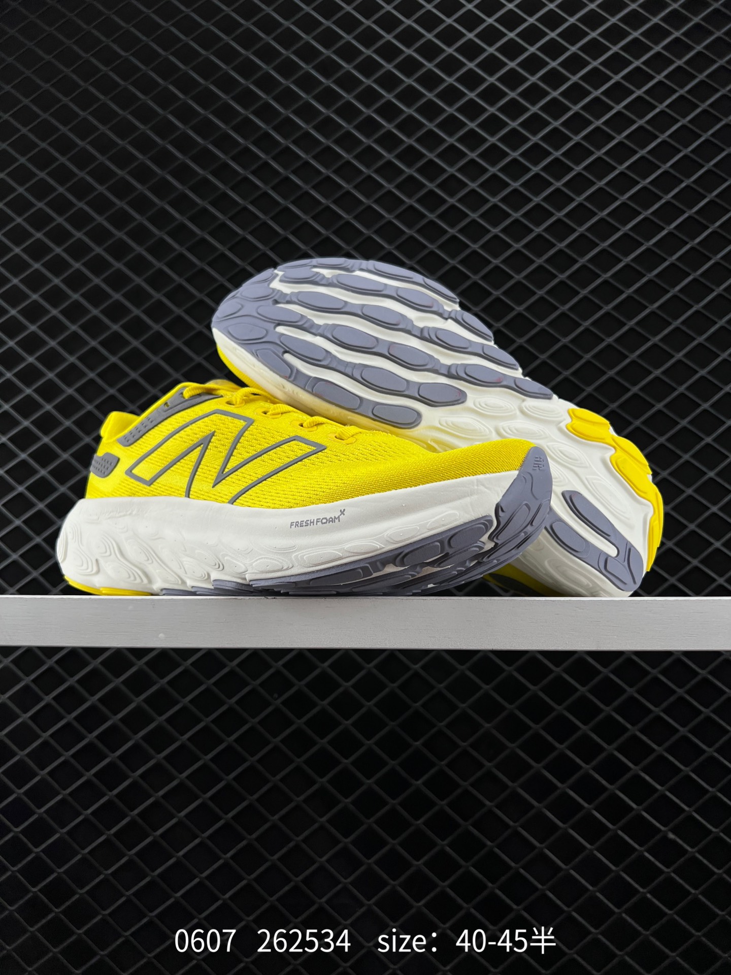 BLUE BOTTLE COFFEE x New Balance NB1080 v12